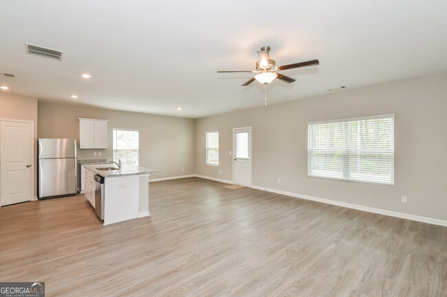 Building Photo - 301 Augusta Woods Dr