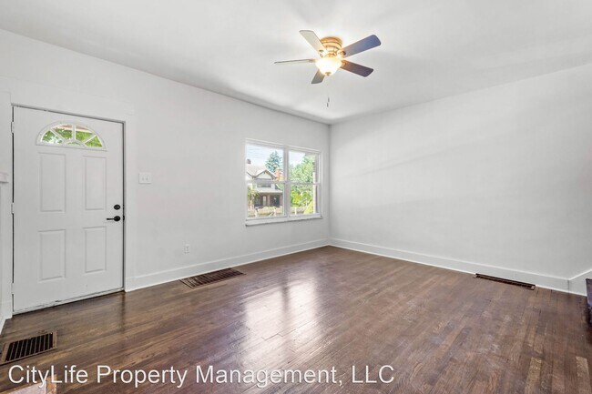 Building Photo - 4 br, 1 bath House - 3333 Portola Ave