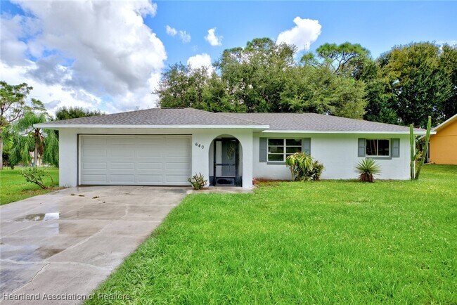 Foto del edificio - 640 Placid Lakes Blvd
