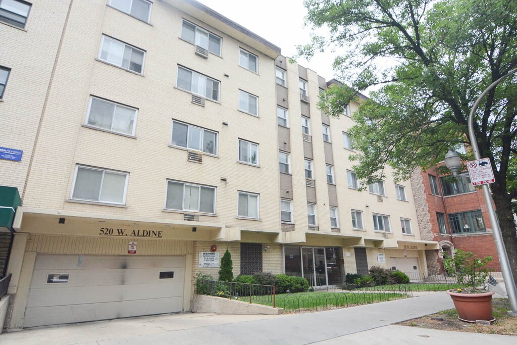 520 Aldine Unit 210, Chicago, IL 60657 Condo for Rent in Chicago, IL