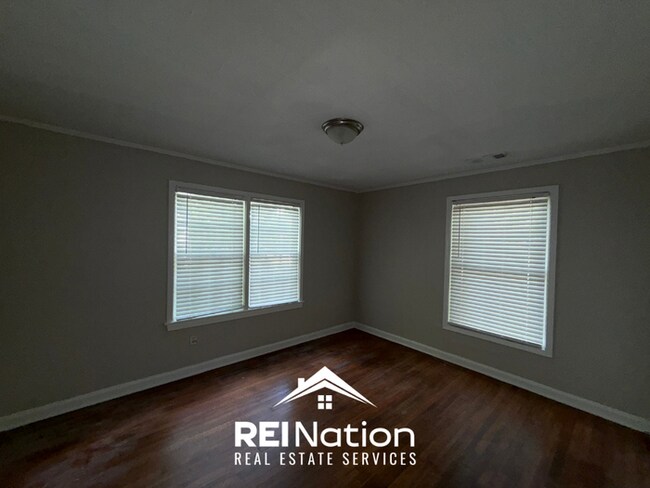 Foto del edificio - Move-In Ready 3 Bedroom Home on Spottswood - Large Fenced Backyard