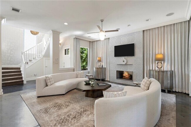 Foto del edificio - 5010 Finley Dr