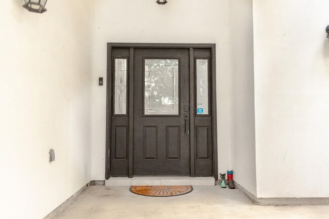 Building Photo - 10620 Porfirio Dr