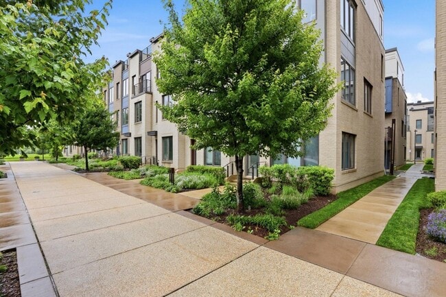 Photo - 6924 Rockledge Dr Townhome