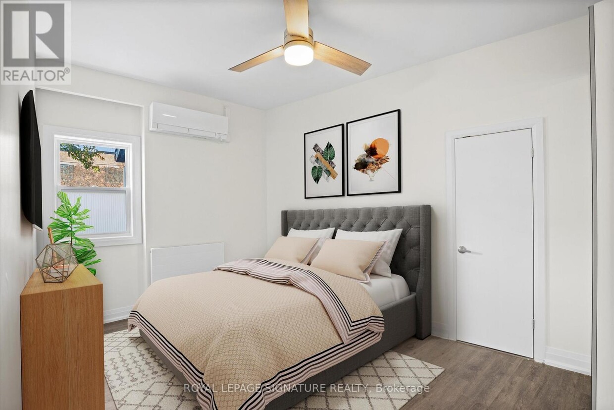 Primary Photo - 2563 Dundas St W