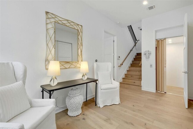 Foto del edificio - 2510 Sutherland St