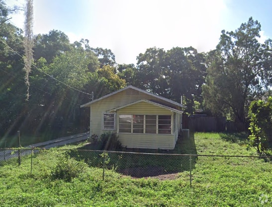 Building Photo - 8003 N Gomez Ave