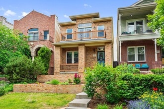 Building Photo - 2831 Wyandot St