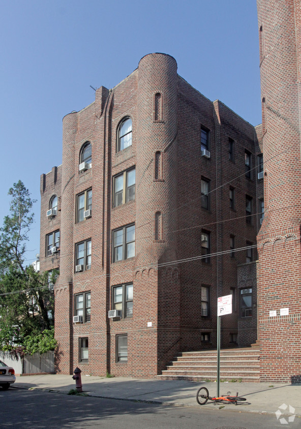 Building Photo - 848 E 28th St