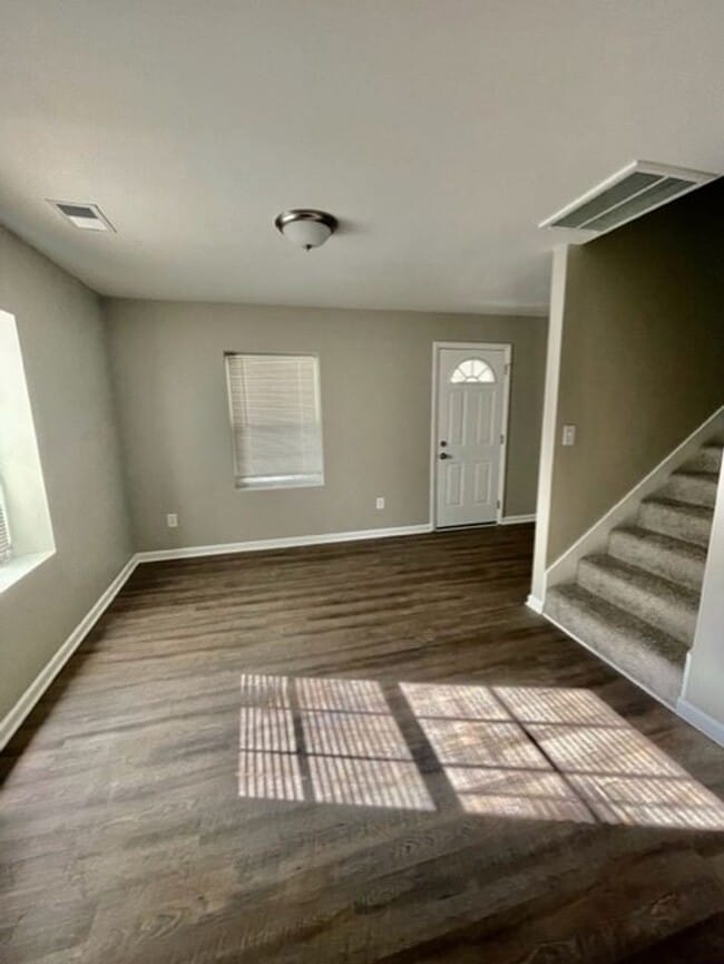 Building Photo - Don't miss out on this Adorable 3 bedroom 2 bath home . Located in Lincolnton