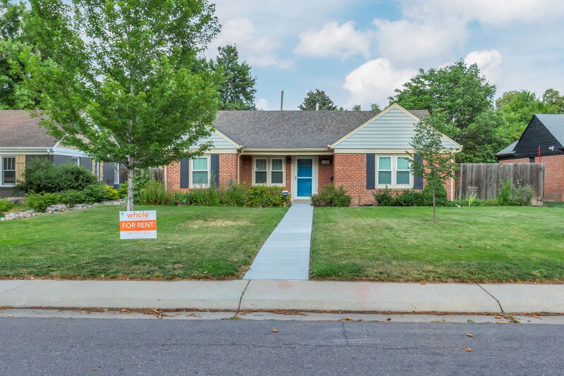 Photo - 1780 Roslyn Street