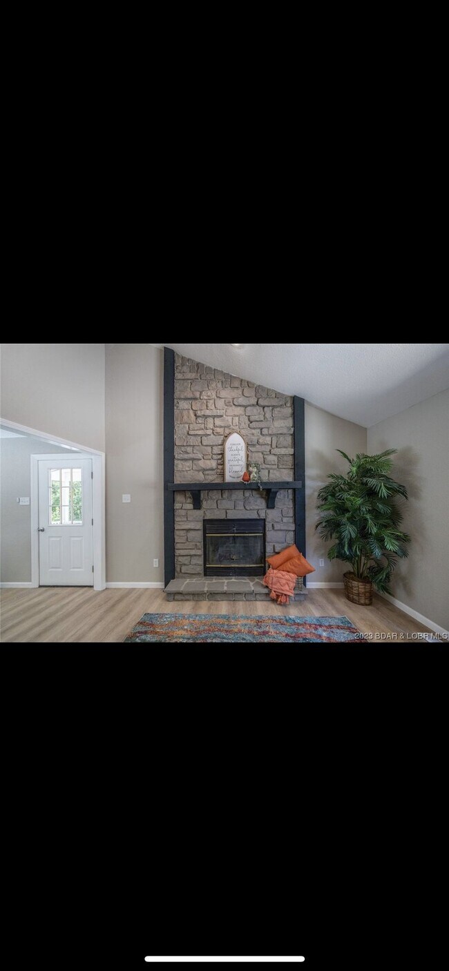 Foto del edificio - 156 Island View Ln
