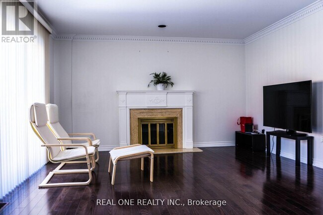 Building Photo - 46 Elmsley Dr