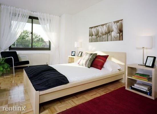 Foto del edificio - 10 W 135th St