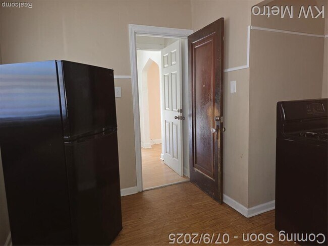 Foto del edificio - 8595 Cloverlawn Ave