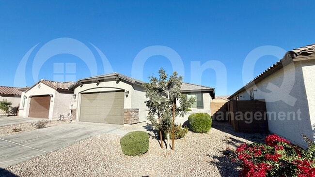 Building Photo - 2548 W Hidalgo Ave