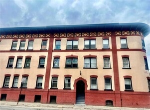 Building Photo - 103 Wickham Ave