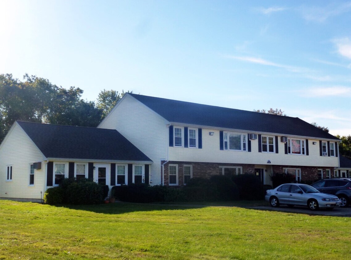 Primary Photo - 5 Cicero Dr