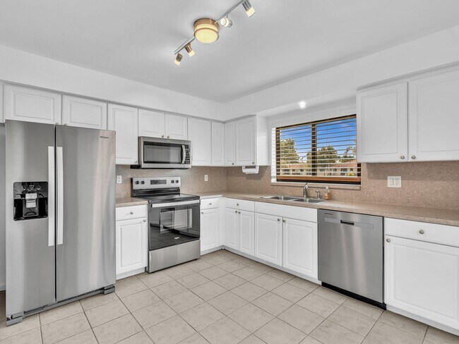 Building Photo - 4785 Quailwood Terrace