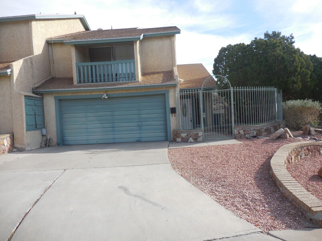 Primary Photo - 1327 Murchison Dr