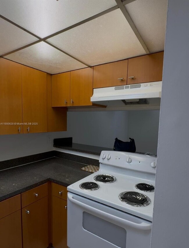 Building Photo - 2353 W 66th Pl