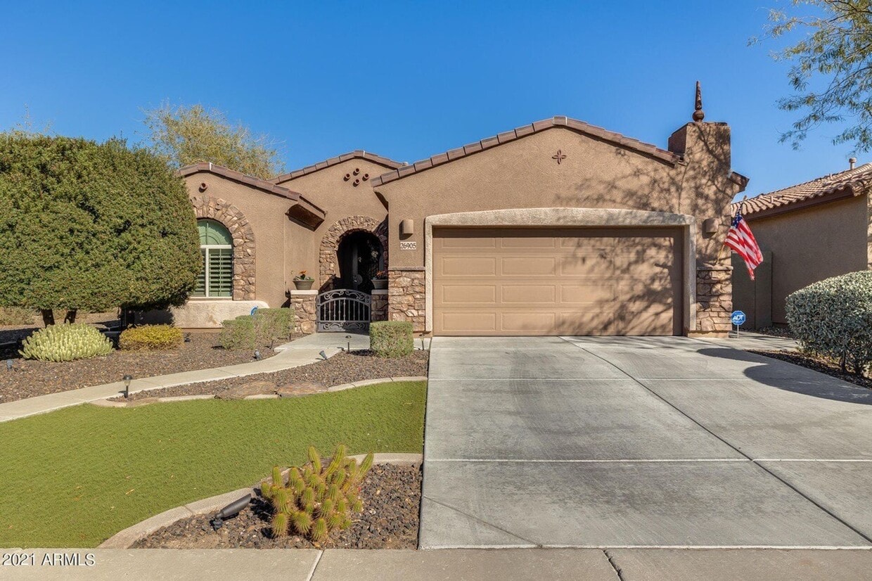 Primary Photo - 3 BEDROOMS PLUS DEN IN STETSON VALLEY IN PHOENIX