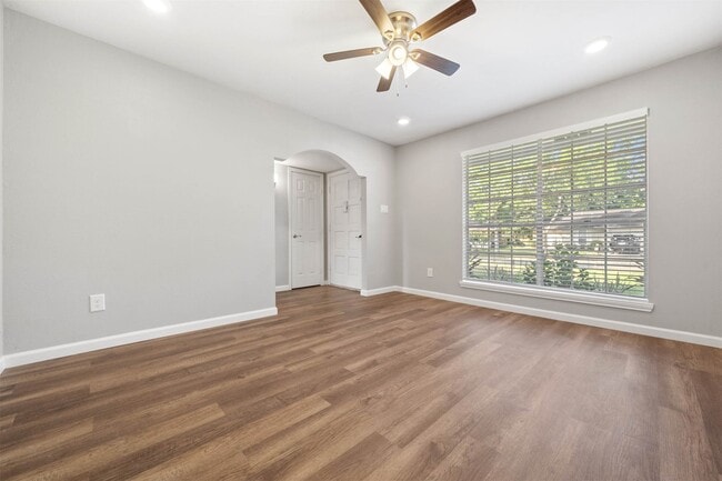 Foto del edificio - 12203 Ryewater Dr