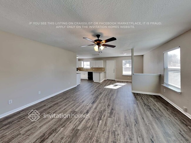 Foto del edificio - 3827 Middlecrest Ln