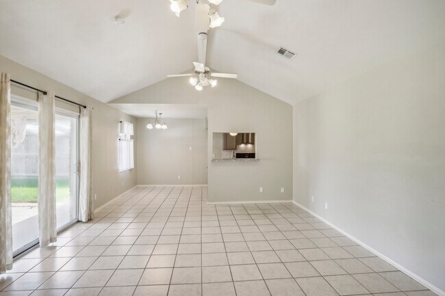 Foto del edificio - 722 Princeton Ln