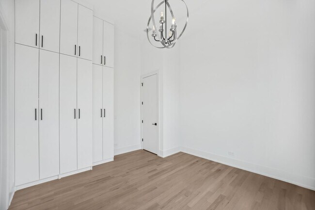 Building Photo - 6556 S Minerva Ave