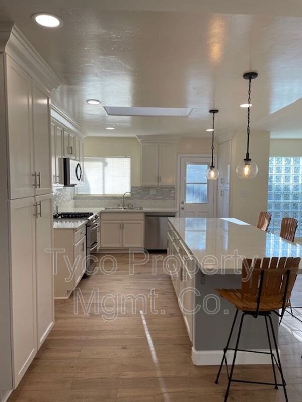 Foto del edificio - 4819 Whippoorwill Ln
