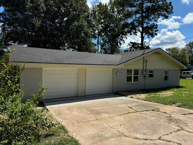 Building Photo - 520 Pine