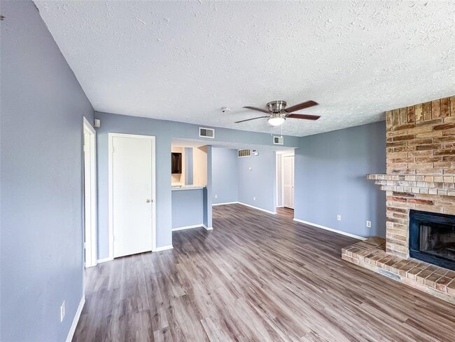 Building Photo - 10555 Turtlewood Ct