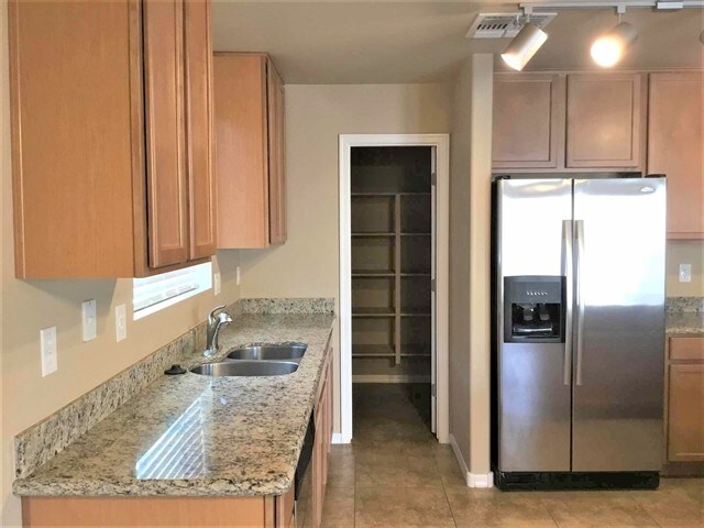 Foto del edificio - 20784 W Hamilton St