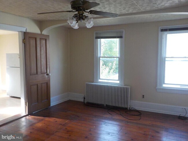Building Photo - 158 7th St