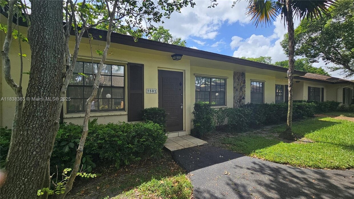 Primary Photo - 7502 Nova Dr