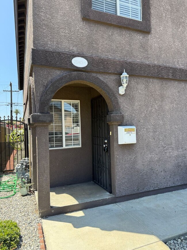 Foto del edificio - 2945 S West View St
