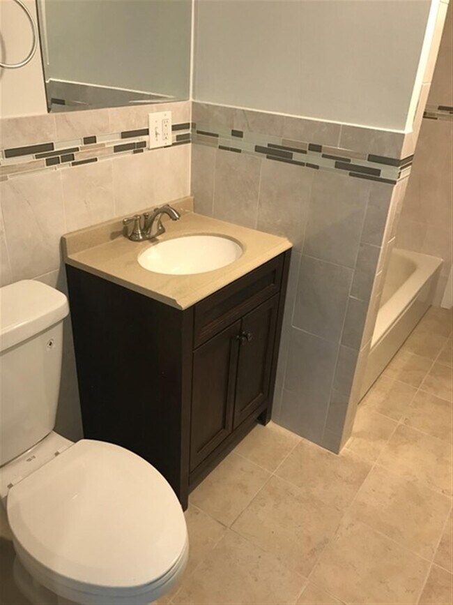 Building Photo - 23 4th St