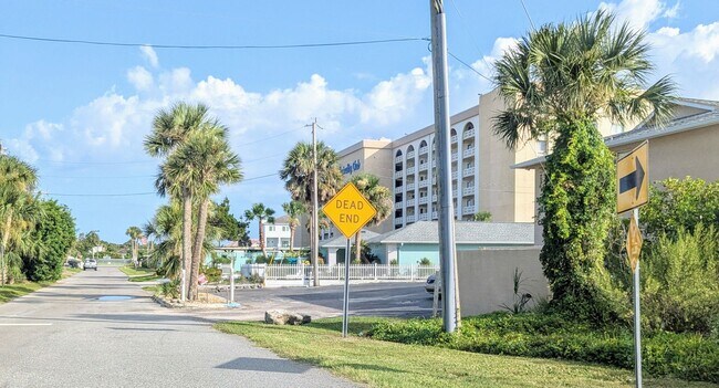 Building Photo - Fully Furnished Admiralty Club Riverfront ...