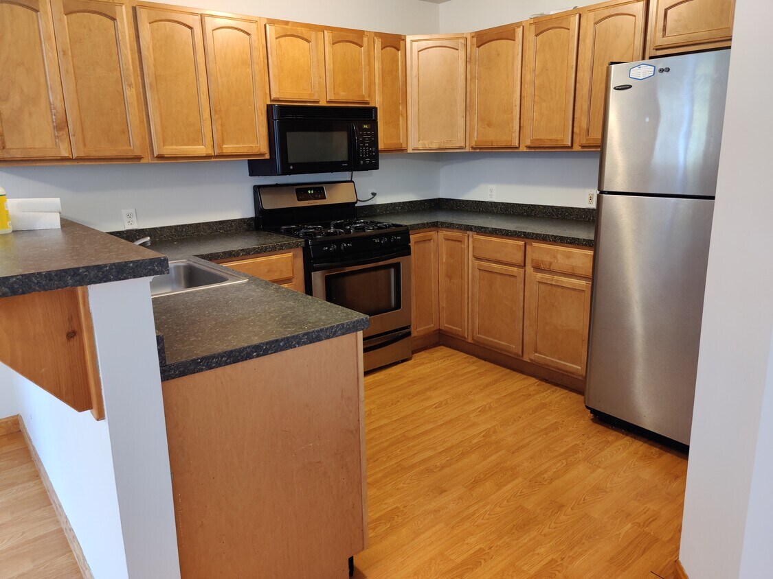 37 Ludlow Rd, South Hadley, MA 01075 Apartments South Hadley, MA