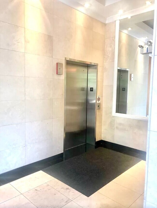 Foto del edificio - 5036 W Pensacola Ave