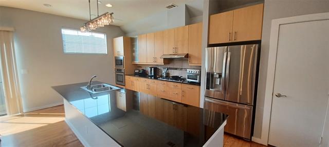 Foto del edificio - 4212 Bowser Ave