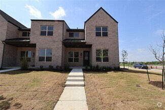 Building Photo - 1305 Arkansas Spgs St