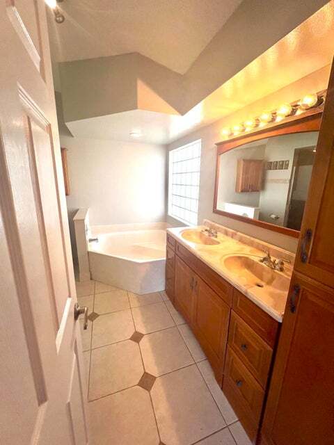 Foto del edificio - 10614 Crystal Cove Ln