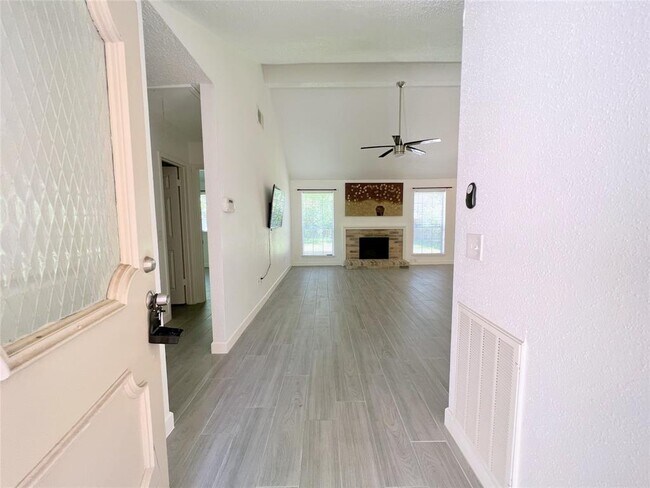 Foto del edificio - 3107 E Heatherock Cir
