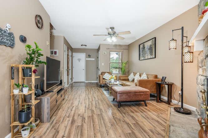 living room - 147 Locust Ct