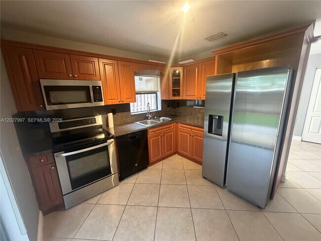 Foto del edificio - 7105 SW 127th Ct