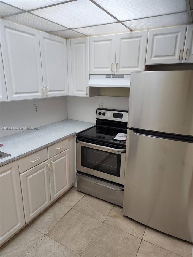 Foto del edificio - 17500 NW 68th Ave