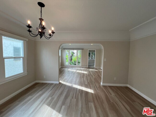 Foto del edificio - 1282 S Highland Ave