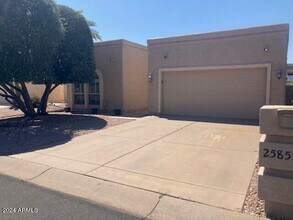 Building Photo - 25858 S New Town Dr
